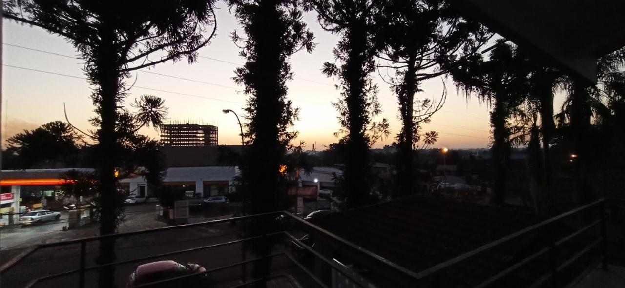Tajy Iguazu Hotel 푸에르토이과수 외부 사진